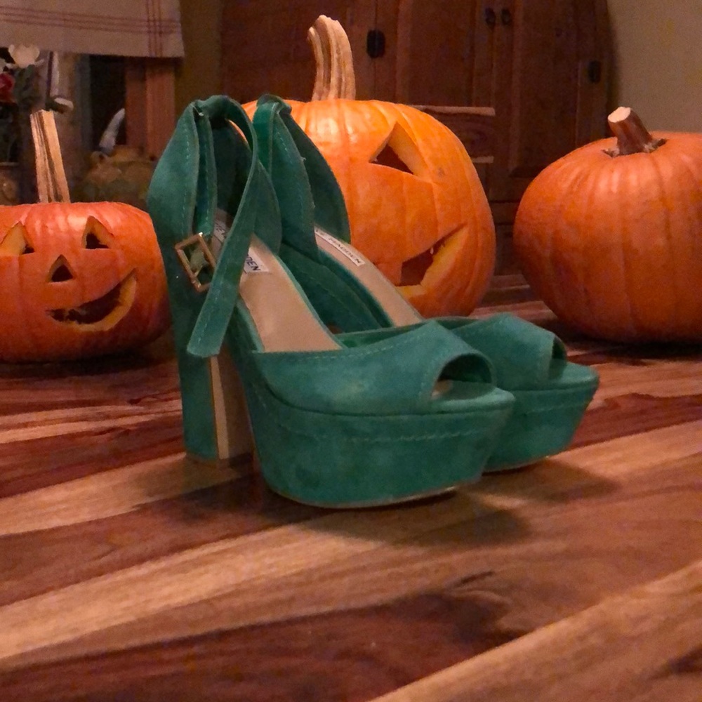 Teal Steve Madden pumps